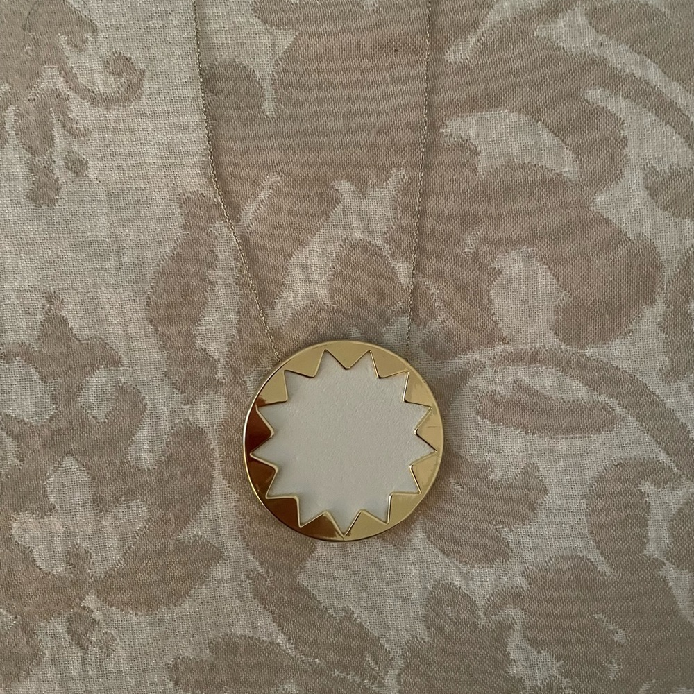 House of Harlow 1960 Sunburst Pendant White